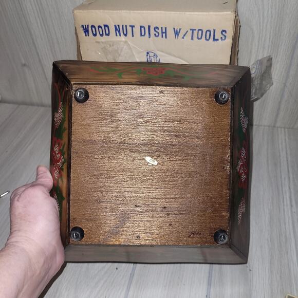 Vtg Hand Painted Wood Nut Bowl Shell Cracking Tools Holiday Design Christmas - Picture 9 of 10